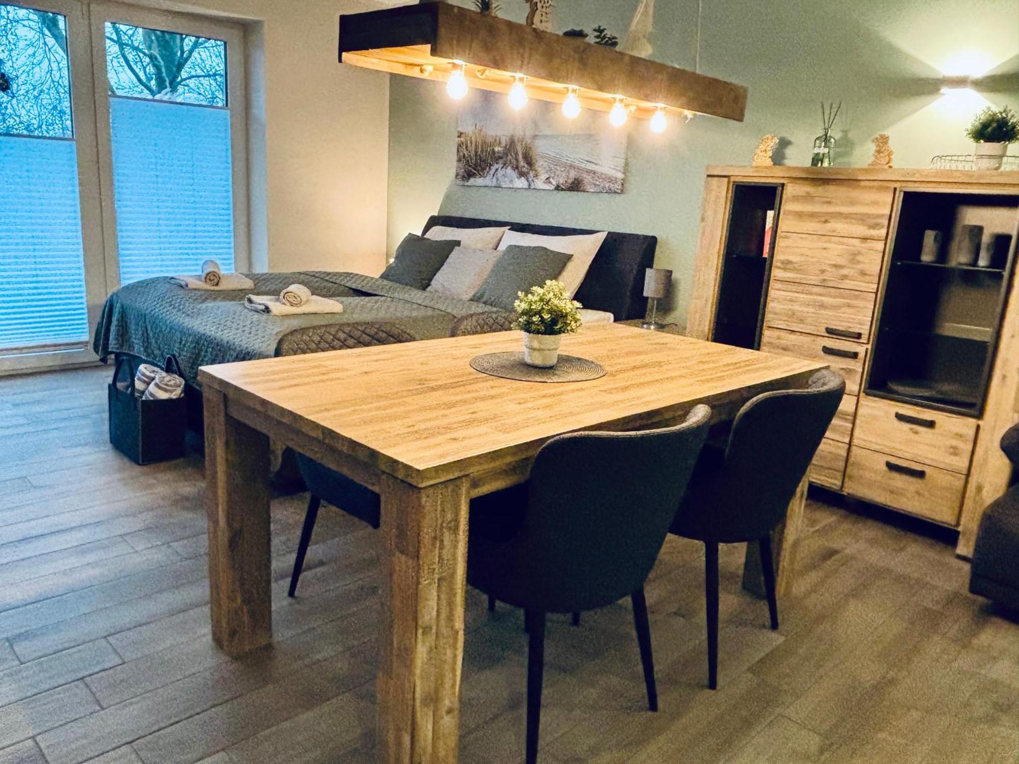 Kleine Auszeit -- Inklusive Parkplatz & Wifi, Geschirrspueler, Waschmaschine & Terrasse Mit Strandkorb -- Perfekt Fuer Urlaub & Business シャルボイツ エクステリア 写真
